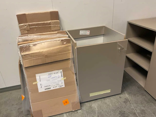 Partij keukenkasten en hailo afvalemmer keukenonderdeel - afbeelding 13 van  19