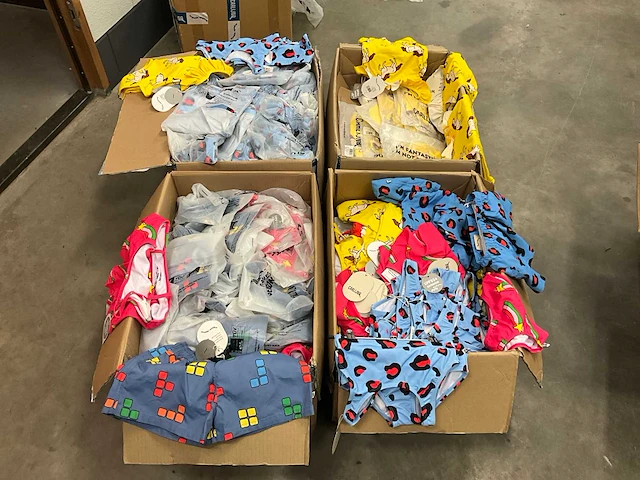 Partij kinder-zwemkleding - afbeelding 1 van  13