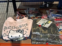 Partij kinderkleding met broek paspoppen en 3x kleding rek - afbeelding 5 van  18