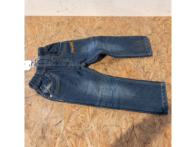 Partij kinderkleding met broek paspoppen en 3x kleding rek - afbeelding 7 van  18