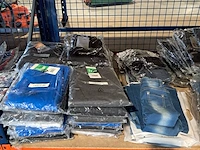 Partij kinderkleding met broek paspoppen en 3x kleding rek - afbeelding 18 van  18