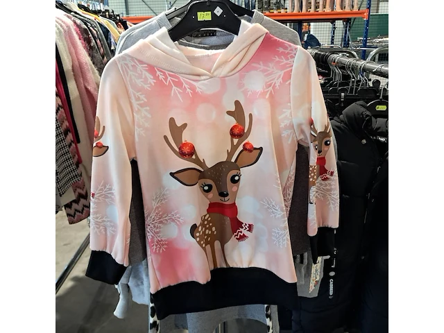 Partij kinderkleding op 3x kledingrek - afbeelding 2 van  26