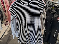 Partij kinderkleding op 3x kledingrek - afbeelding 4 van  26