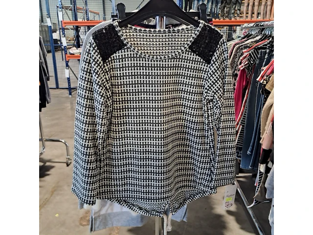 Partij kinderkleding op 3x kledingrek - afbeelding 8 van  26
