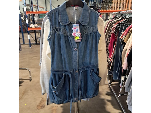 Partij kinderkleding op 3x kledingrek - afbeelding 9 van  26