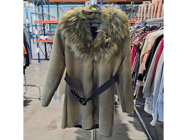 Partij kinderkleding op 3x kledingrek - afbeelding 12 van  26