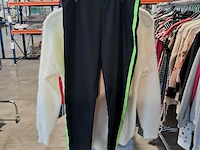 Partij kinderkleding op 3x kledingrek - afbeelding 23 van  26