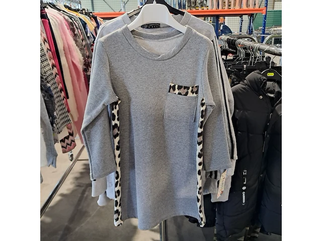 Partij kinderkleding op 3x kledingrek - afbeelding 25 van  26