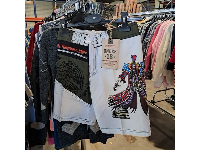 Partij kinderkleding op 4x kledingrek - afbeelding 3 van  28