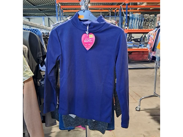 Partij kinderkleding op 4x kledingrek - afbeelding 10 van  28