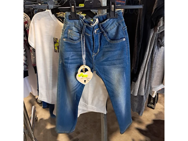 Partij kinderkleding op 4x kledingrek - afbeelding 16 van  28