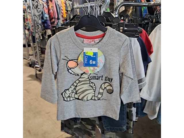 Partij kinderkleding op 4x kledingrek - afbeelding 18 van  28
