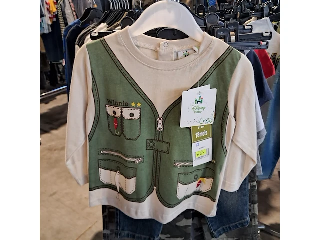 Partij kinderkleding op 4x kledingrek - afbeelding 20 van  28
