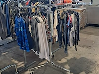 Partij kinderkleding op 4x kledingrek - afbeelding 12 van  28