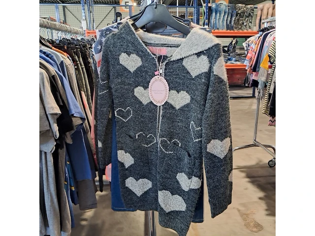 Partij kinderkleding op 4x kledingrek - afbeelding 22 van  28