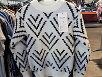 Partij kinderkleding op 4x kledingrek - afbeelding 25 van  28