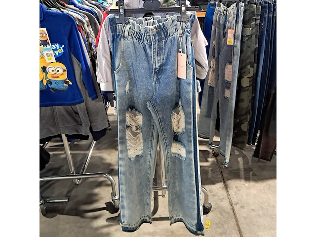 Partij kinderkleding op 4x kledingrek - afbeelding 6 van  19