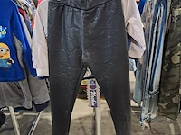 Partij kinderkleding op 4x kledingrek - afbeelding 8 van  19