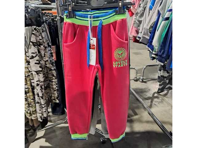 Partij kinderkleding op 4x kledingrek - afbeelding 11 van  19