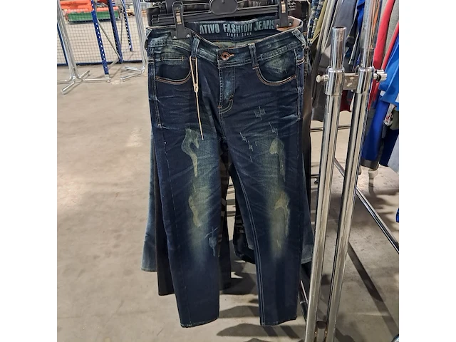 Partij kinderkleding op 4x kledingrek - afbeelding 13 van  19