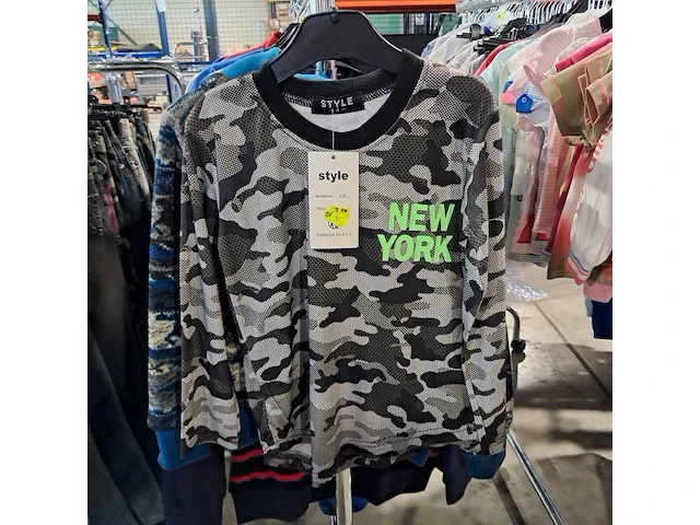 Partij kinderkleding op 4x kledingrek - afbeelding 16 van  19