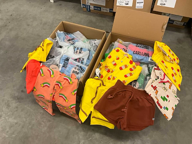 Partij kinderkleding - afbeelding 4 van  11