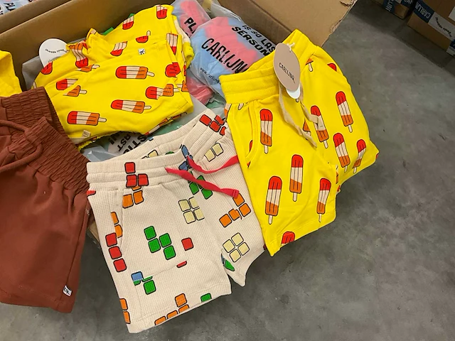 Partij kinderkleding - afbeelding 7 van  11