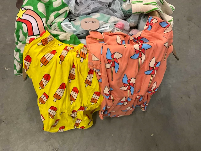 Partij kinderkleding - afbeelding 4 van  8