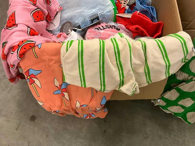 Partij kinderkleding - afbeelding 4 van  10