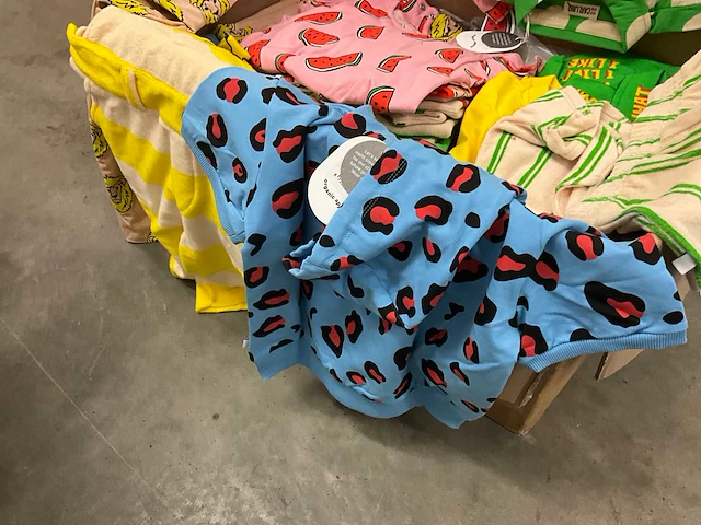 Partij kinderkleding - afbeelding 2 van  8