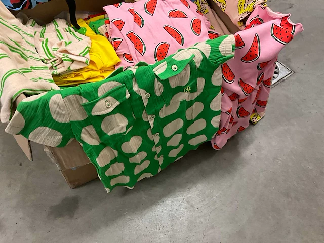 Partij kinderkleding - afbeelding 4 van  8