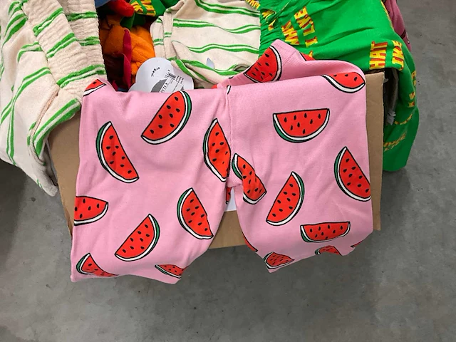 Partij kinderkleding - afbeelding 3 van  8