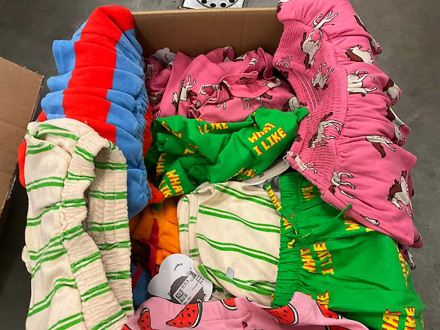 Partij kinderkleding - afbeelding 5 van  8