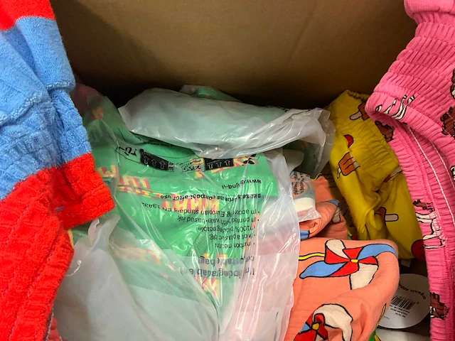 Partij kinderkleding - afbeelding 7 van  8