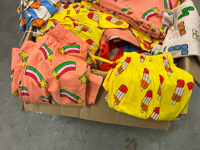 Partij kinderkleding - afbeelding 3 van  7