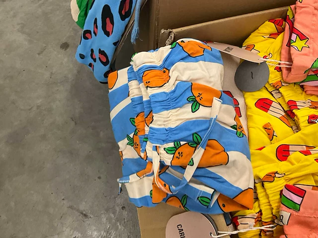 Partij kinderkleding - afbeelding 4 van  7