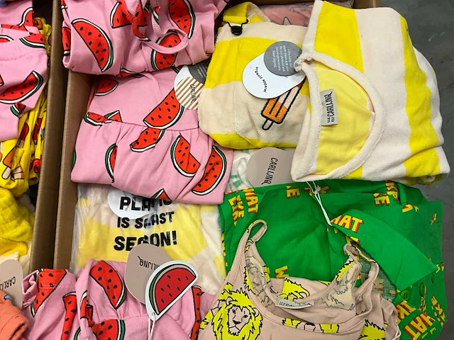 Partij kinderkleding - afbeelding 2 van  12