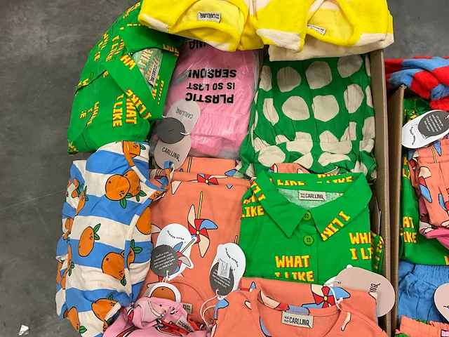 Partij kinderkleding - afbeelding 9 van  12