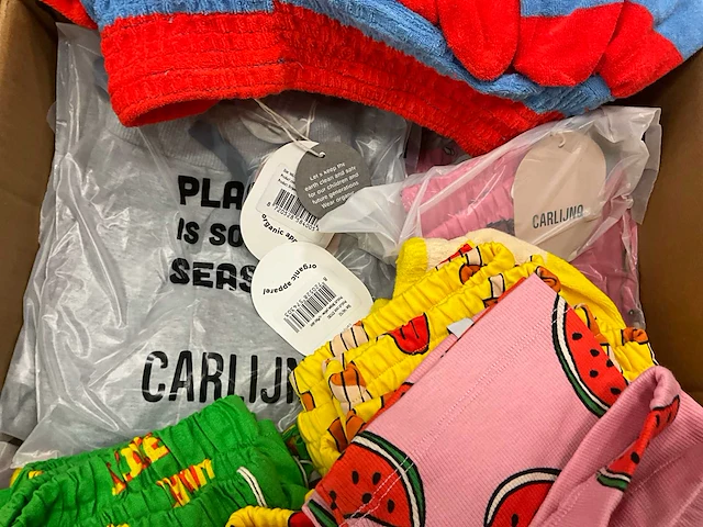 Partij kinderkleding - afbeelding 12 van  12