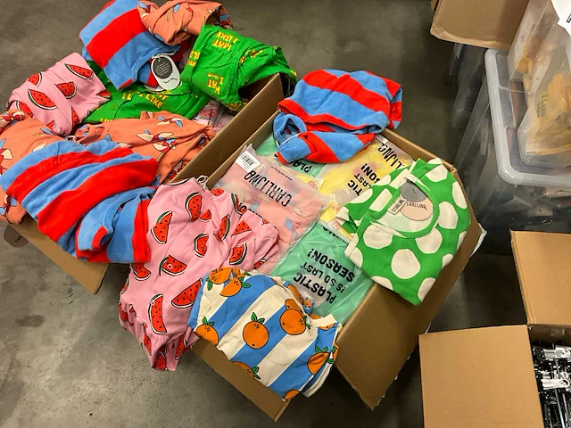 Partij kinderkleding - afbeelding 3 van  8