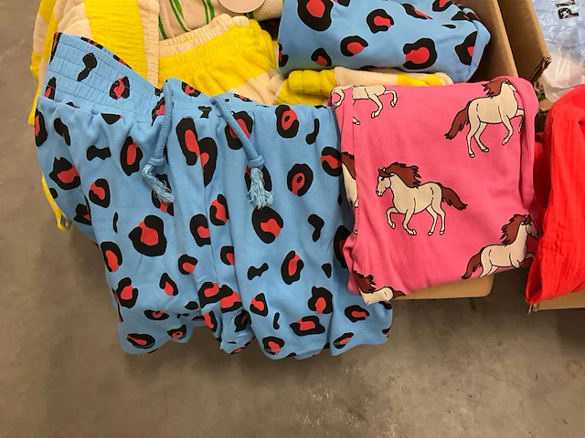Partij kinderkleding - afbeelding 3 van  9