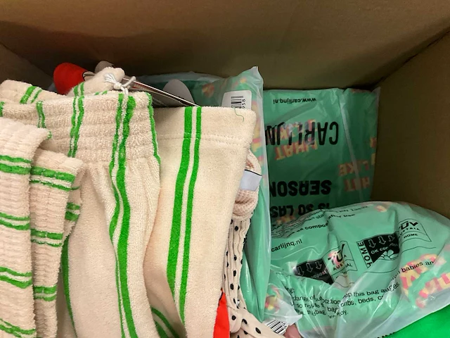Partij kinderkleding - afbeelding 7 van  9