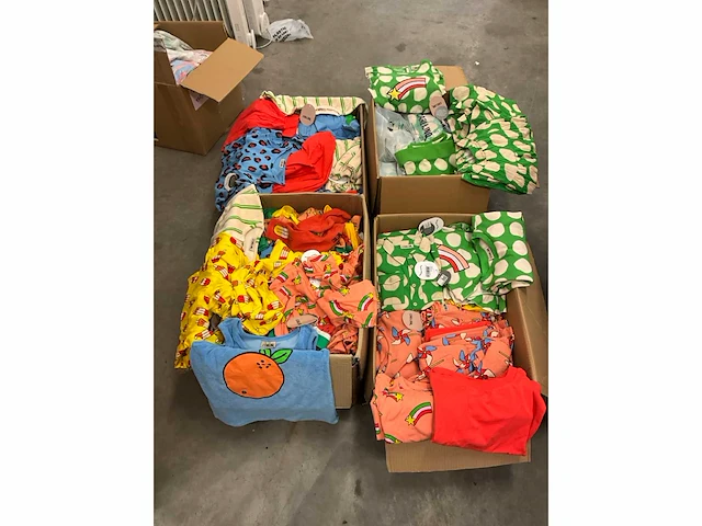 Partij kinderkleding - afbeelding 7 van  14