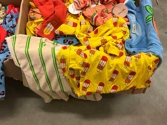 Partij kinderkleding - afbeelding 10 van  14