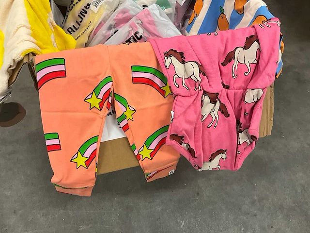 Partij kinderkleding - afbeelding 4 van  7