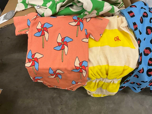 Partij kinderkleding - afbeelding 8 van  10