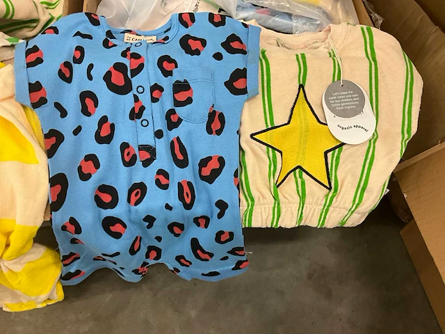 Partij kinderkleding - afbeelding 9 van  10