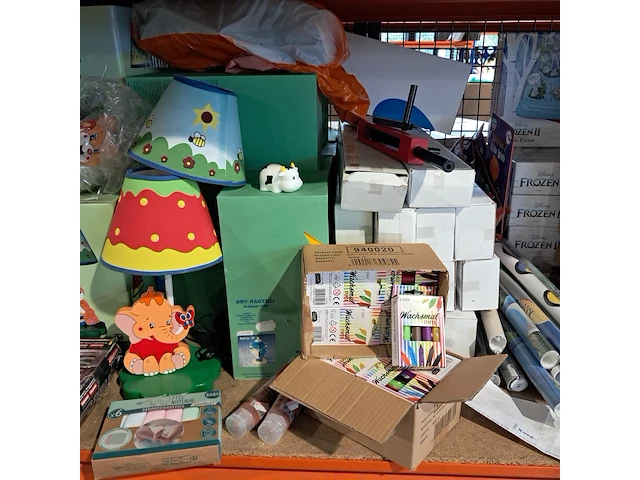 Partij kinderspeelgoed - afbeelding 13 van  26