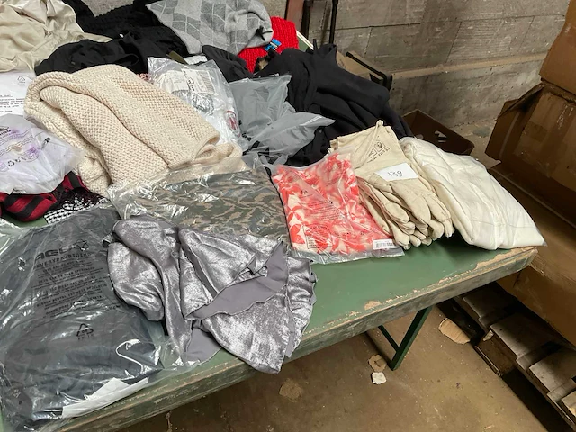 Partij kleding (100x) - afbeelding 3 van  15