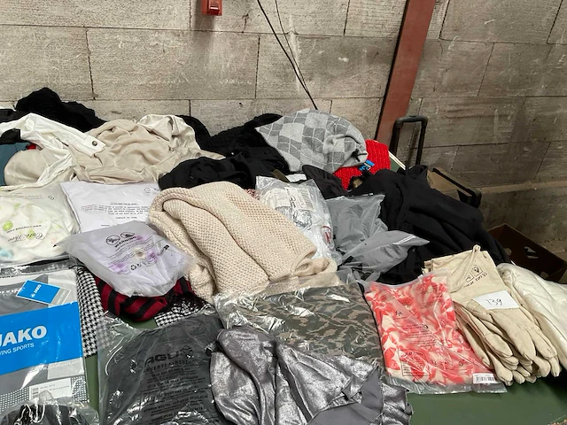 Partij kleding (100x) - afbeelding 4 van  15